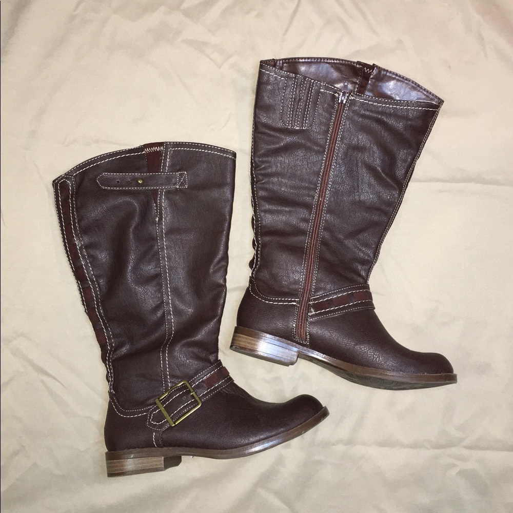 Brown boots